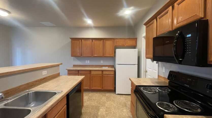 2614 SW Cascade Mountain Lane - Redmond - Oregon - 3 bed, 2.5 bath rental property