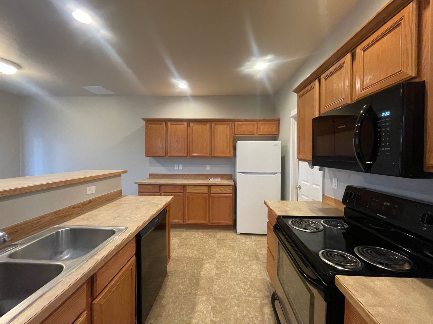 2614 SW Cascade Mountain Lane - Redmond - Oregon - 3 bed, 2.5 bath rental property