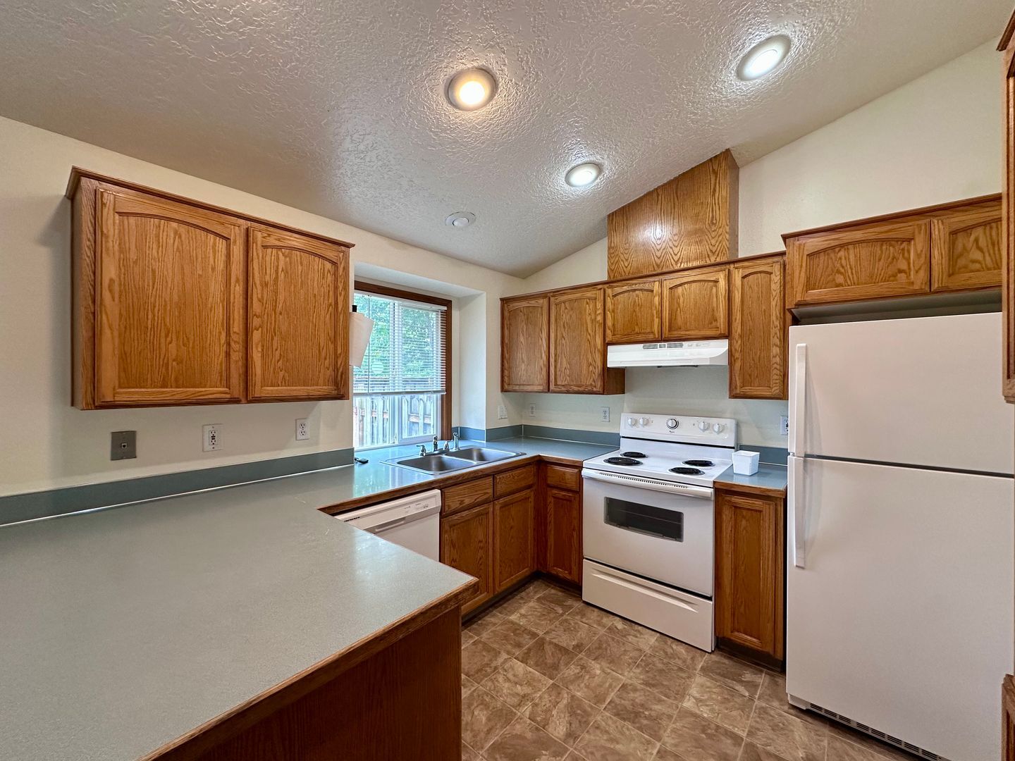 2935 SW Charity Ct. - Troutdale - Oregon - 2 bed, 2 bath rental property
