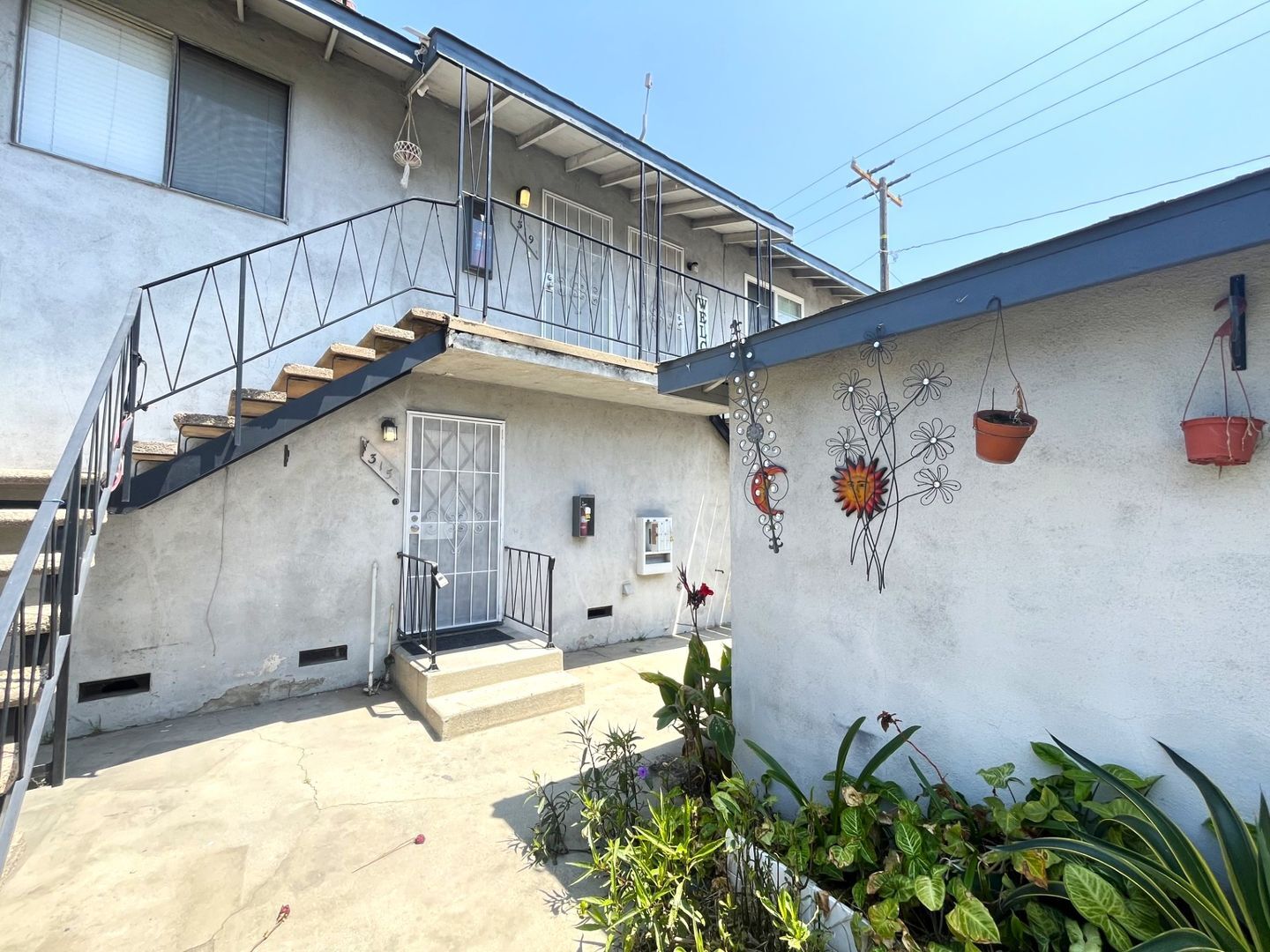 307-319 E 6th St - Azusa - California - 1 bed, 1 bath rental property