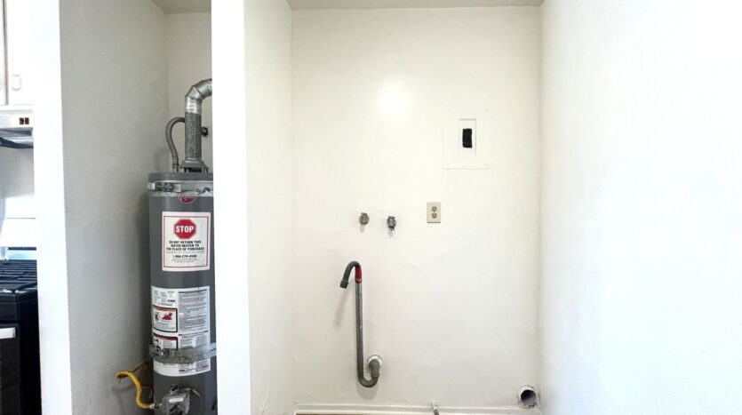 307-319 E 6th St - Azusa - California - 1 bed, 1 bath rental property