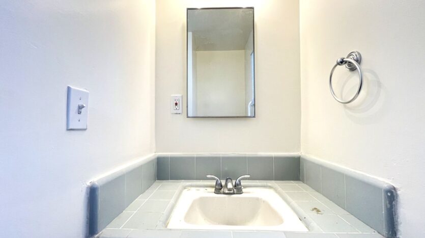 307-319 E 6th St - Azusa - California - 1 bed, 1 bath rental property