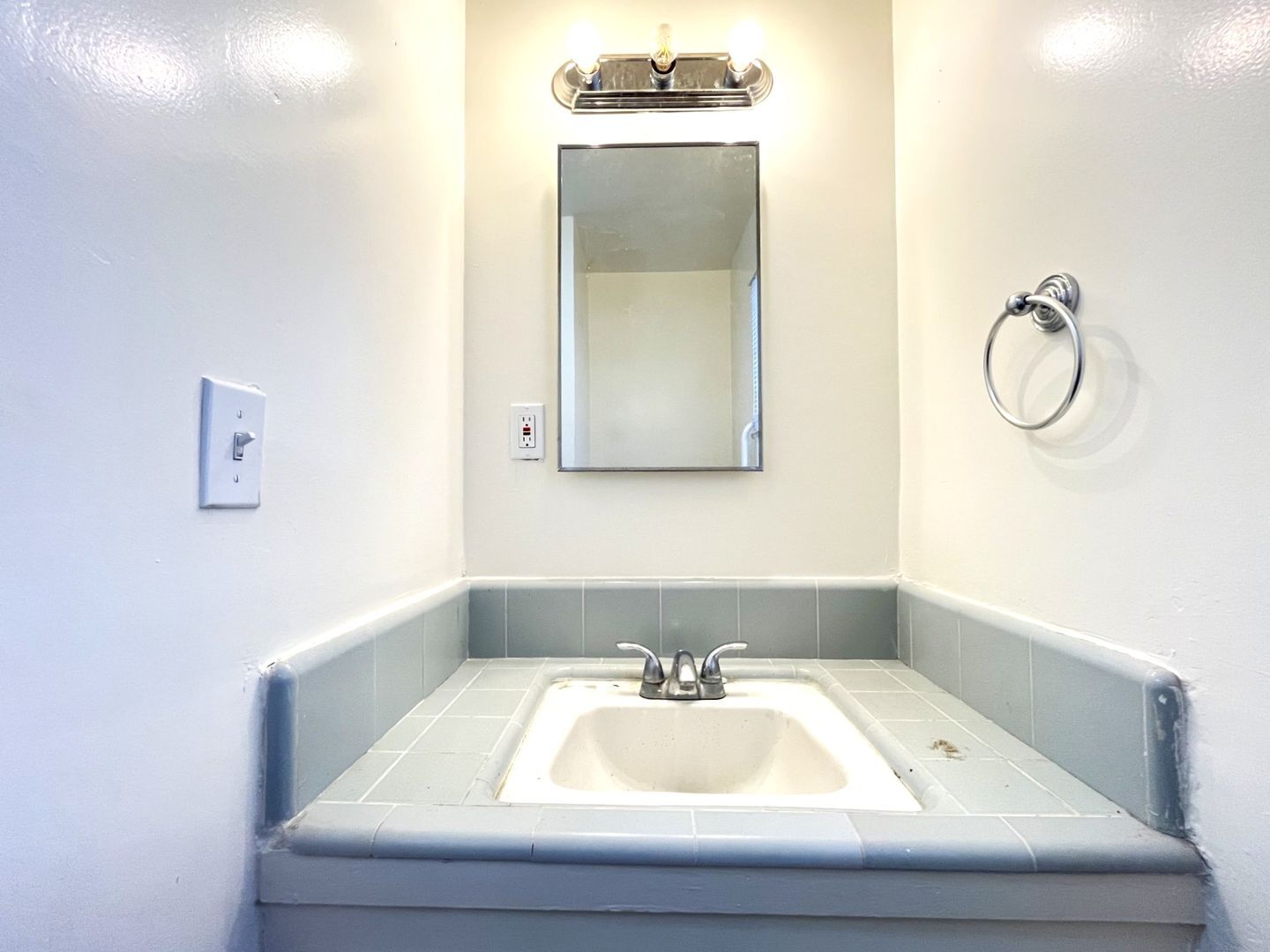307-319 E 6th St - Azusa - California - 1 bed, 1 bath rental property