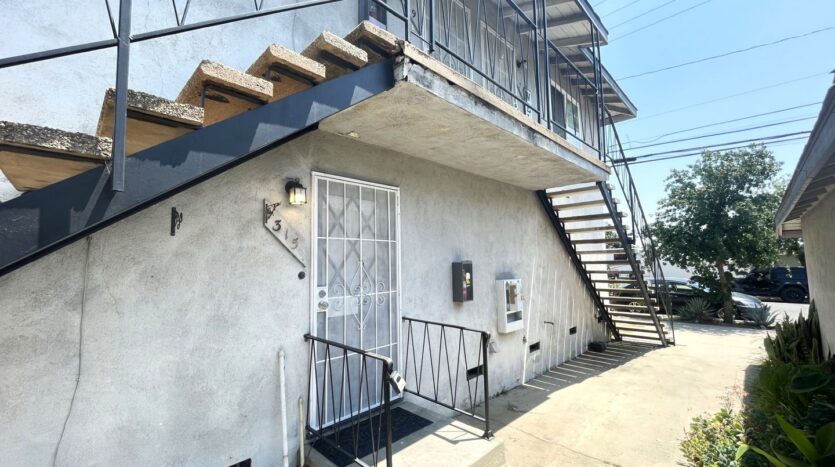 307-319 E 6th St - Azusa - California - 1 bed, 1 bath rental property