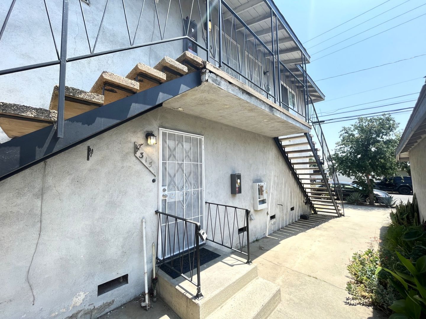 307-319 E 6th St - Azusa - California - 1 bed, 1 bath rental property