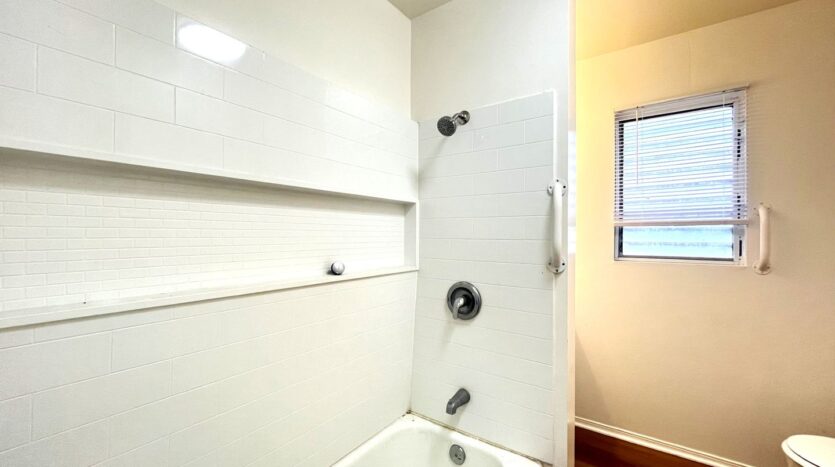 307-319 E 6th St - Azusa - California - 1 bed, 1 bath rental property