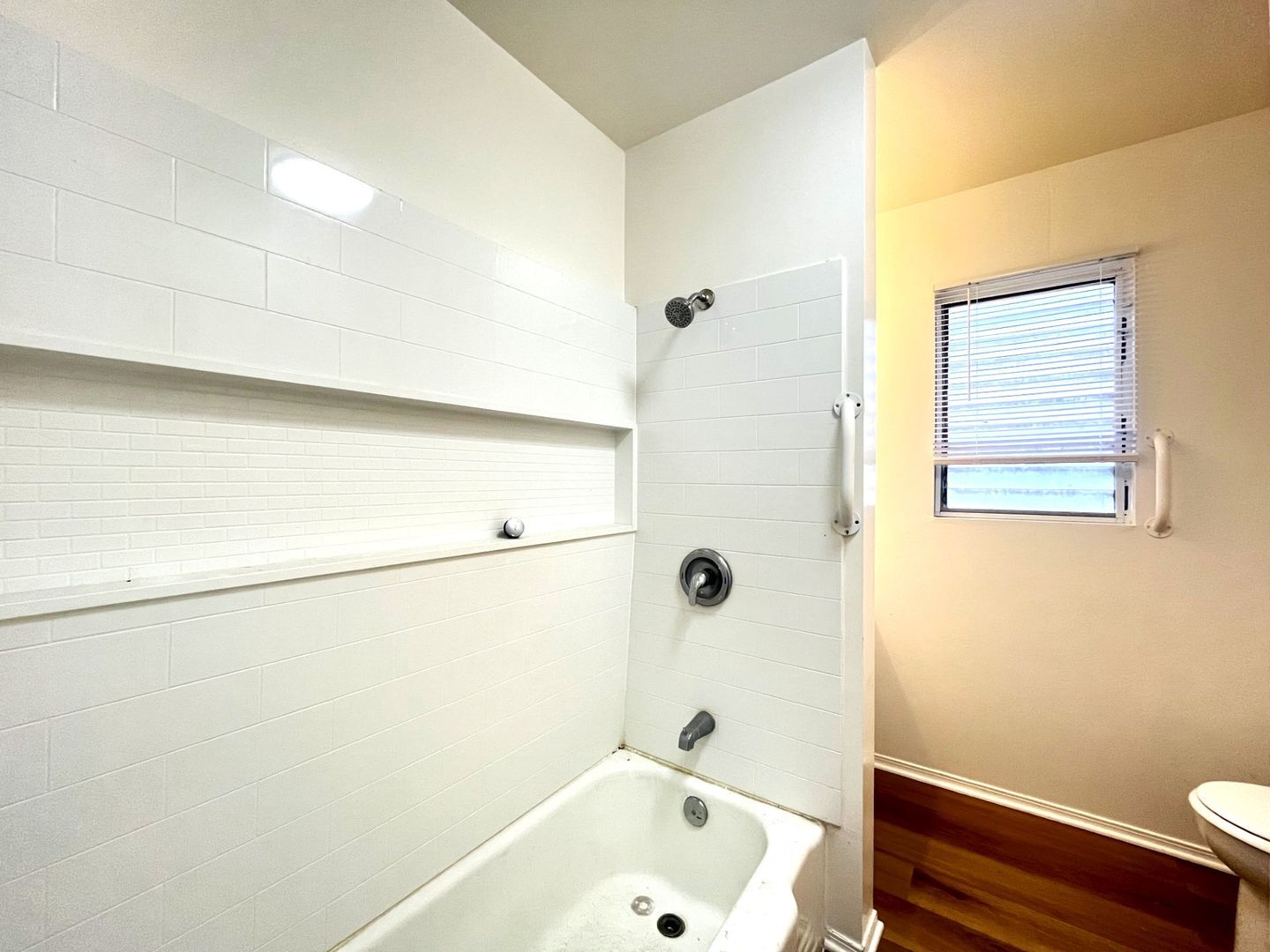 307-319 E 6th St - Azusa - California - 1 bed, 1 bath rental property