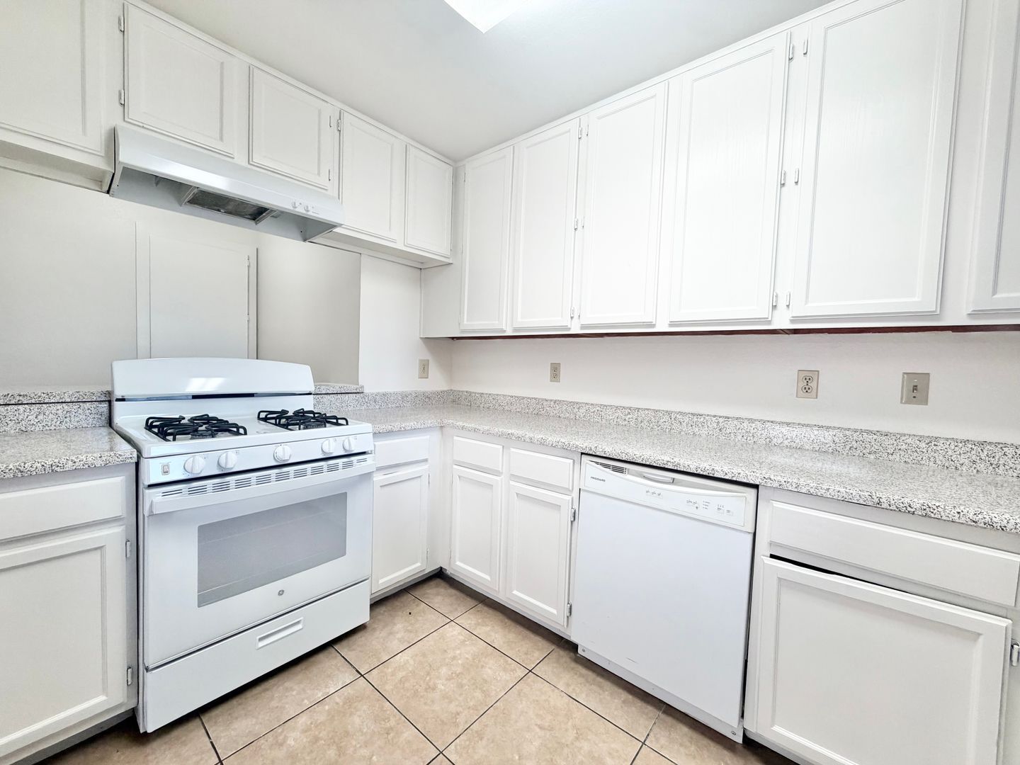31675 Avenida Valdez - B - Cathedral City - California - 3 bed, 2 bath rental property