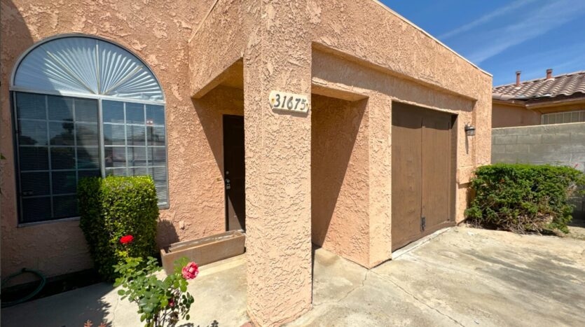 31675 Avenida Valdez - B - Cathedral City - California - 3 bed, 2 bath rental property