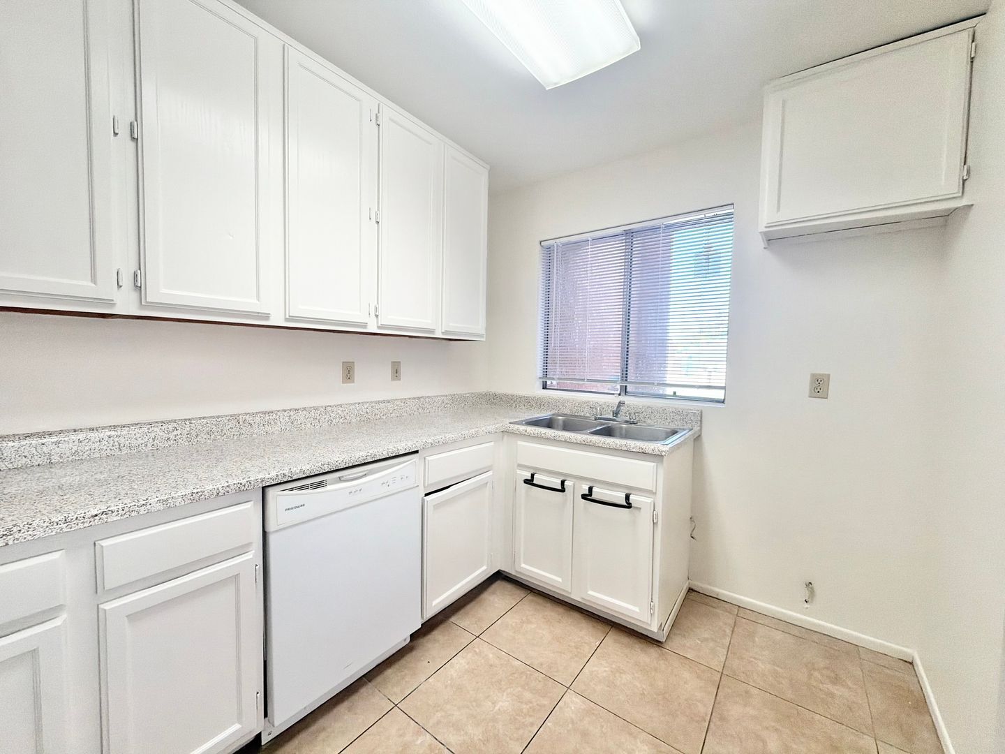 31675 Avenida Valdez - B - Cathedral City - California - 3 bed, 2 bath rental property