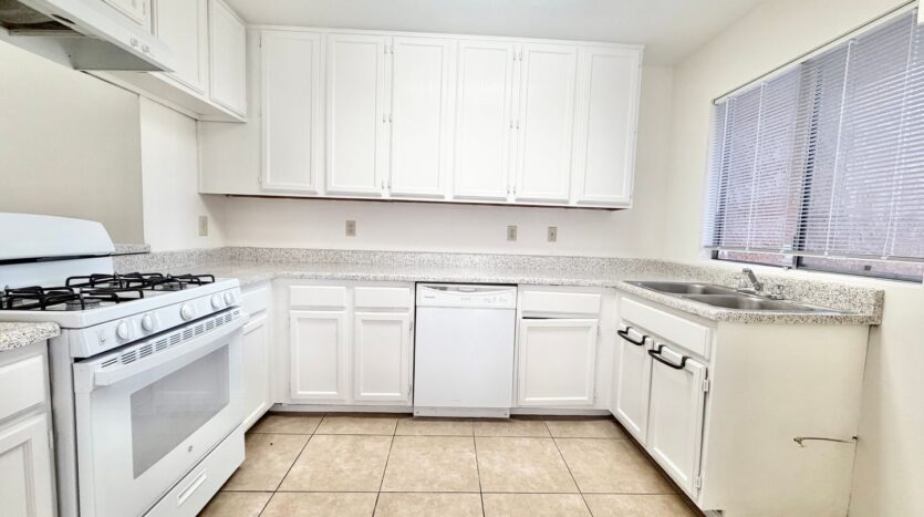 31675 Avenida Valdez - B - Cathedral City - California - 3 bed, 2 bath rental property