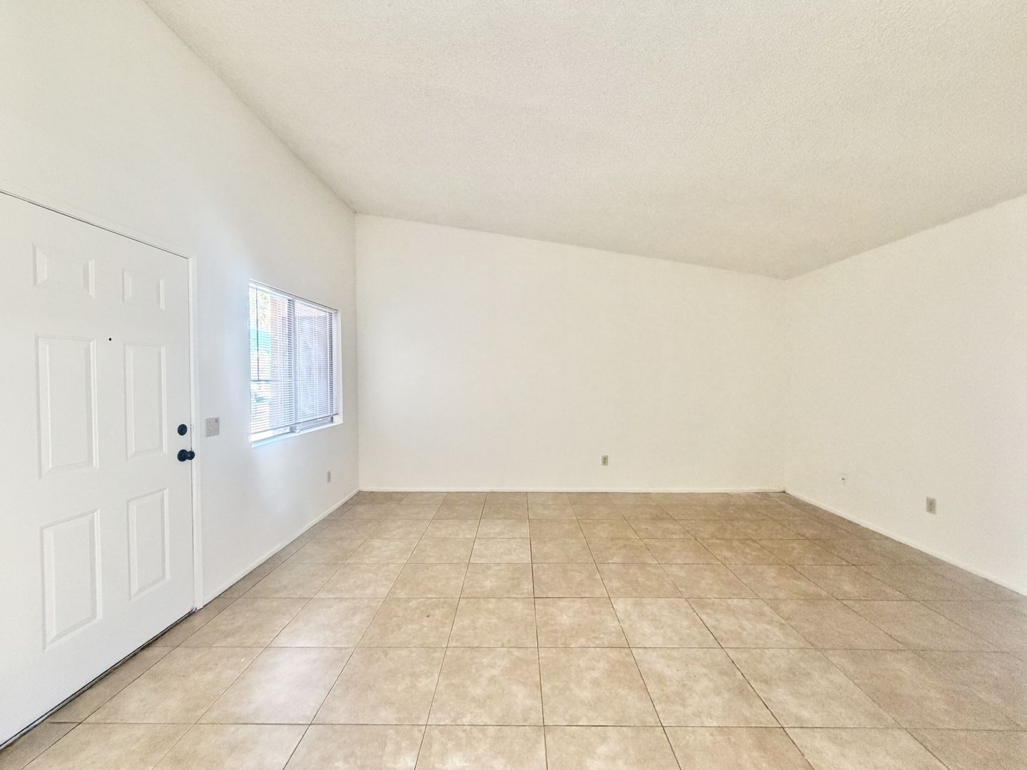 31675 Avenida Valdez - B - Cathedral City - California - 3 bed, 2 bath rental property