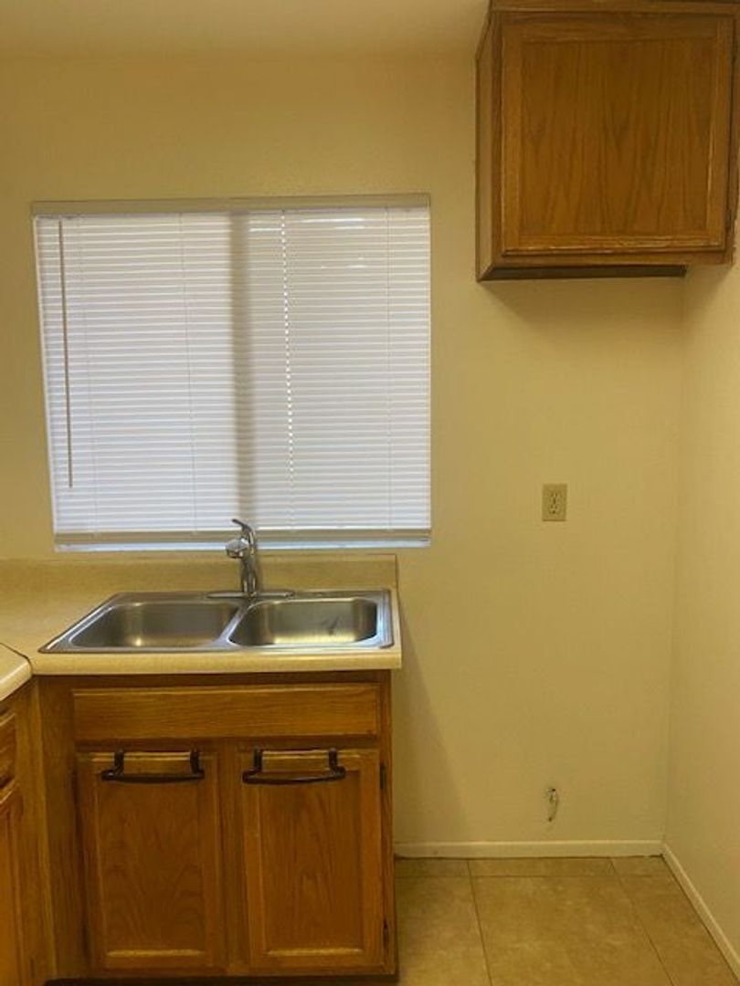 31675 Avenida Valdez - B - Cathedral City - California - 3 bed, 2 bath rental property