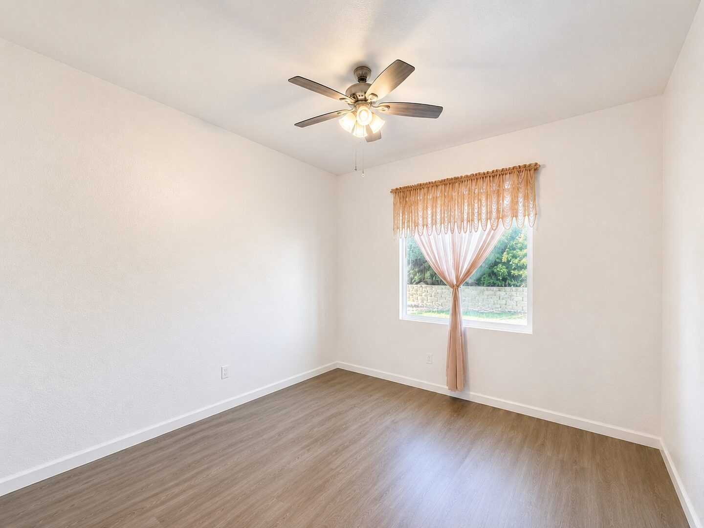 31880 Corte San Pablo - Winchester - California - 5 bed, 3.5 bath rental property