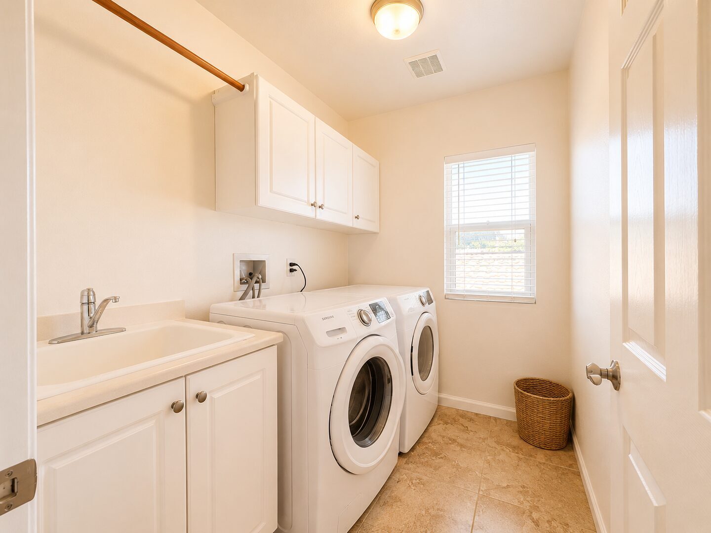 31880 Corte San Pablo - Winchester - California - 5 bed, 3.5 bath rental property
