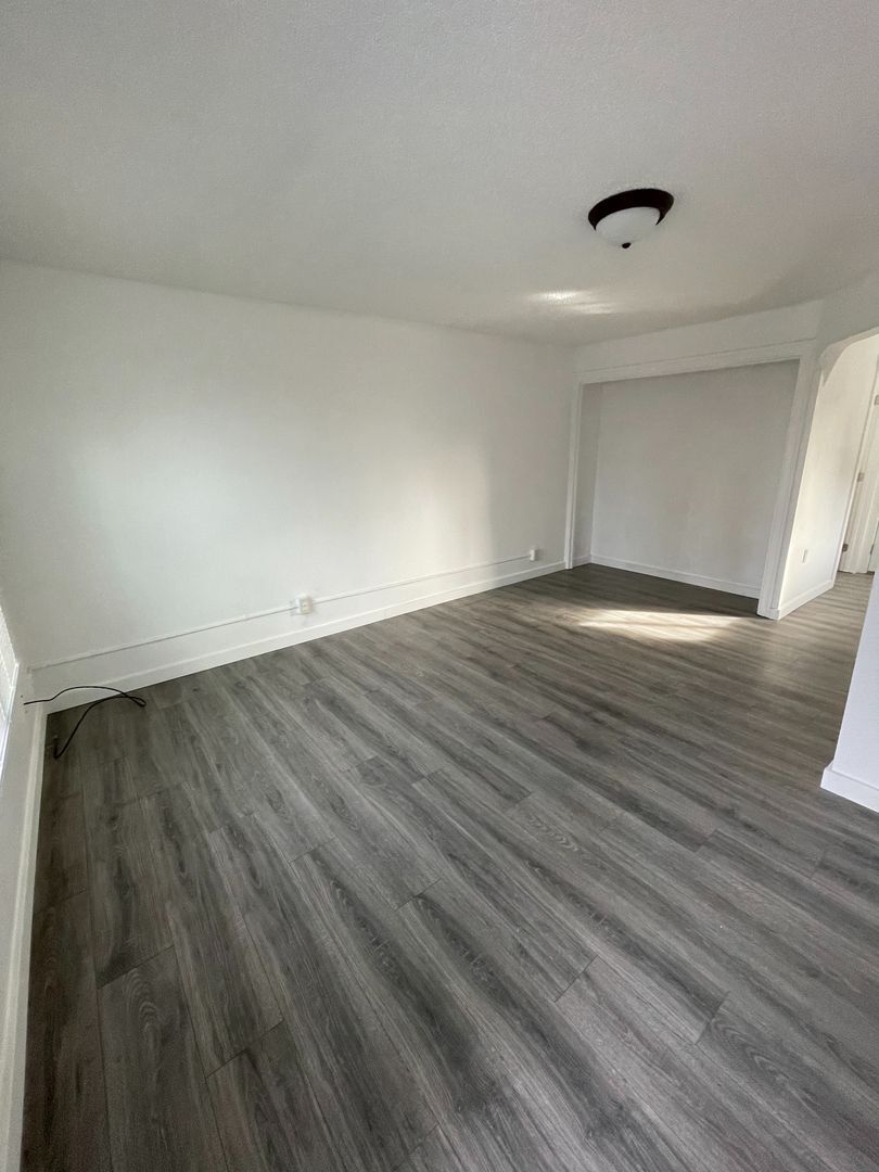 327 N. 4th St. - #8 - Mount Vernon - Washington - 1 bath rental property