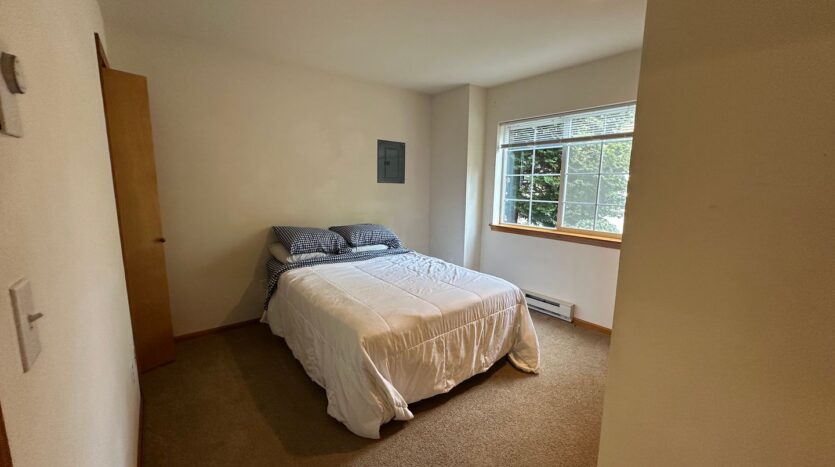 3340 Southbend Pl  - Bellingham - Washington - 2 bed, 1 bath rental property