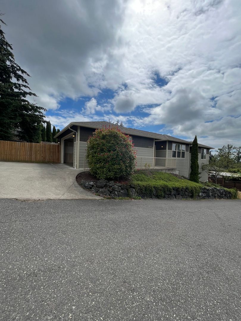 3724 Bristol St. - Bellingham - Washington - 3 bed, 2 bath rental property