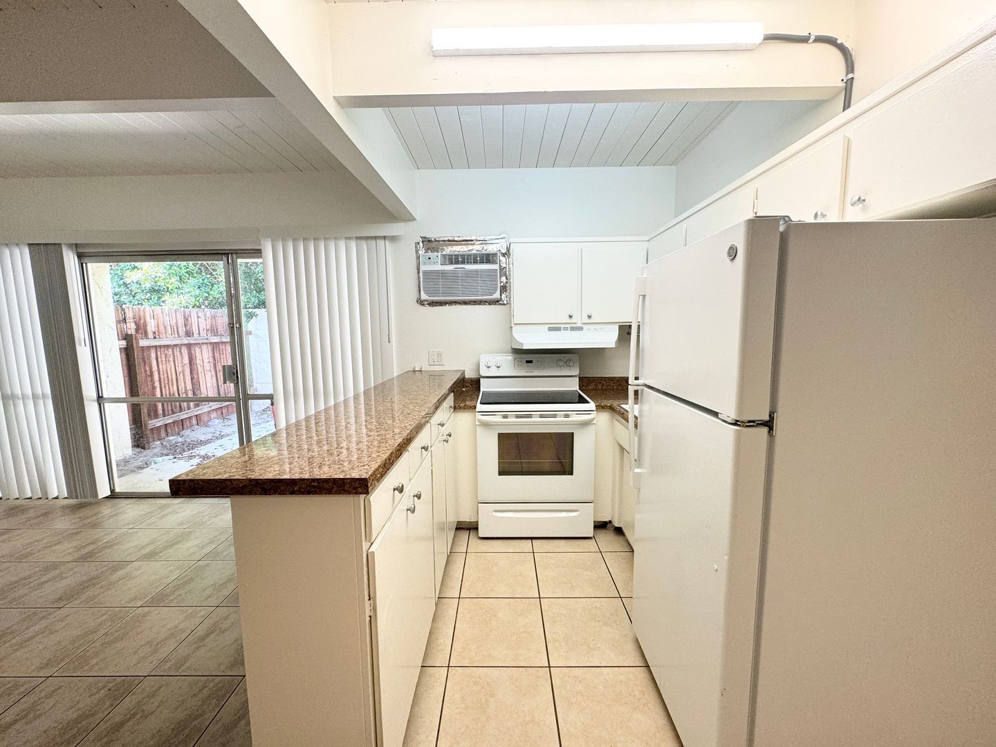 3737 East Calle De Carlos  - Unit 3 - Palm Springs - California - 1 bath rental property