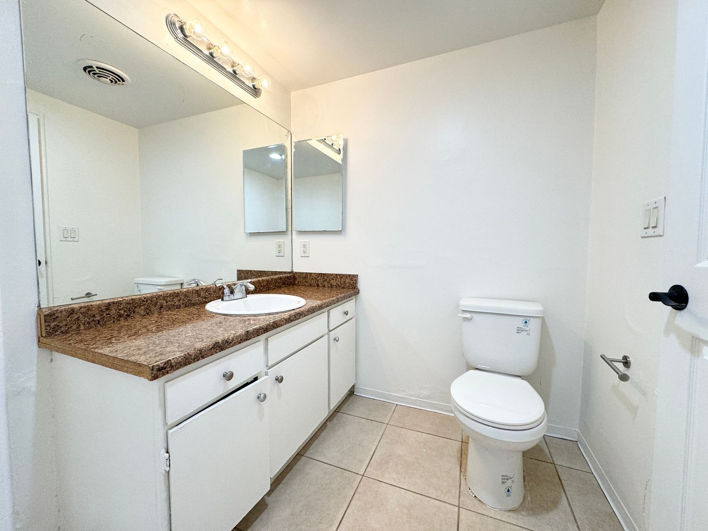 3737 East Calle De Carlos  - Unit 3 - Palm Springs - California - 1 bath rental property