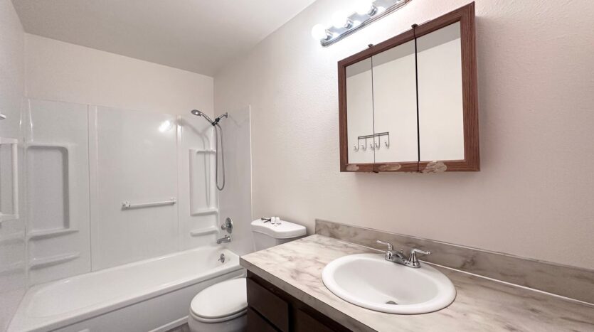 39910 McCormick Dr - Sandy - Oregon - 2 bed, 1 bath rental property