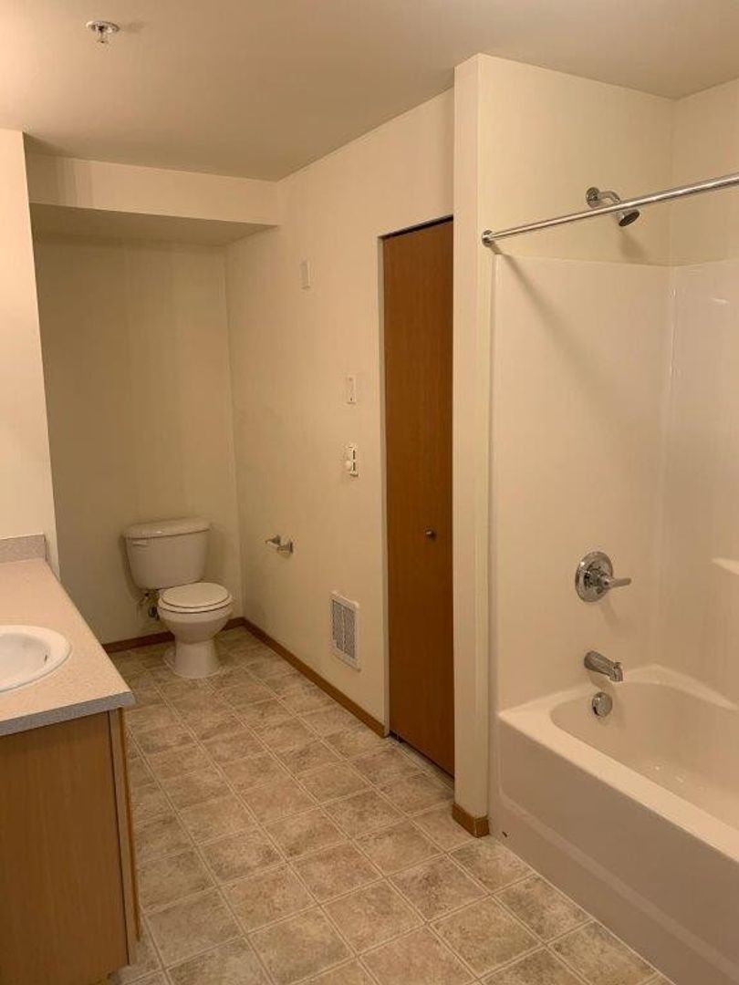 4018 Northwest Avenue - Bellingham - Washington - 2 bed, 2 bath rental property