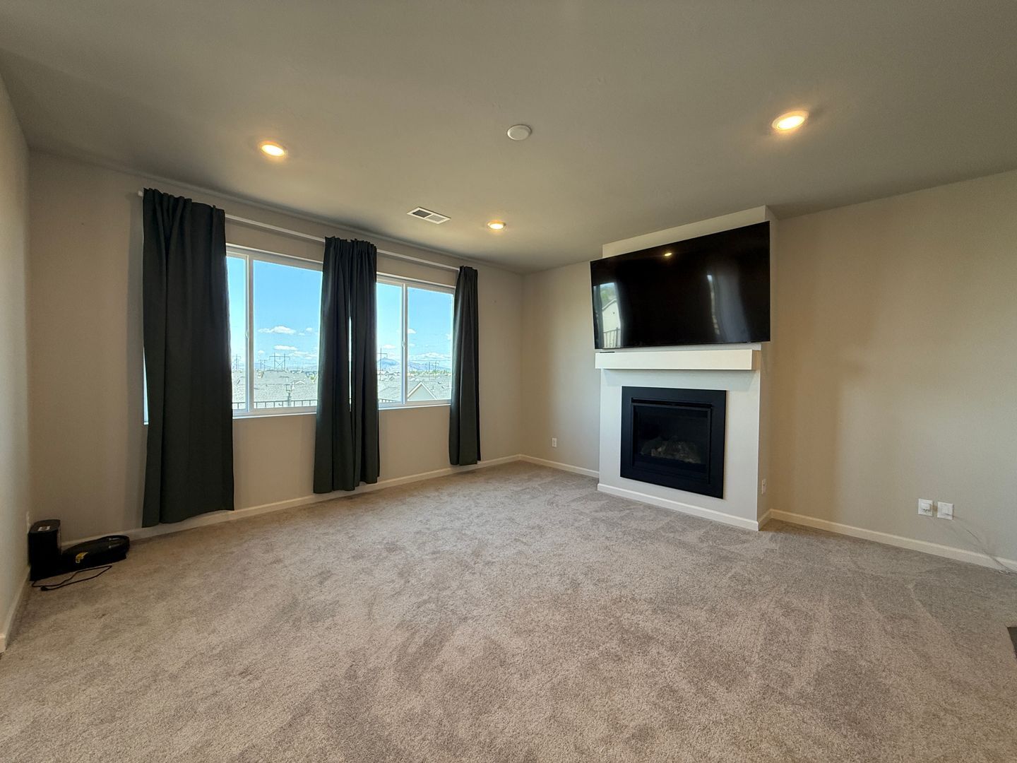 4057 SW Reindeer Ave  - Redmond - Oregon - 4 bed, 2 bath rental property