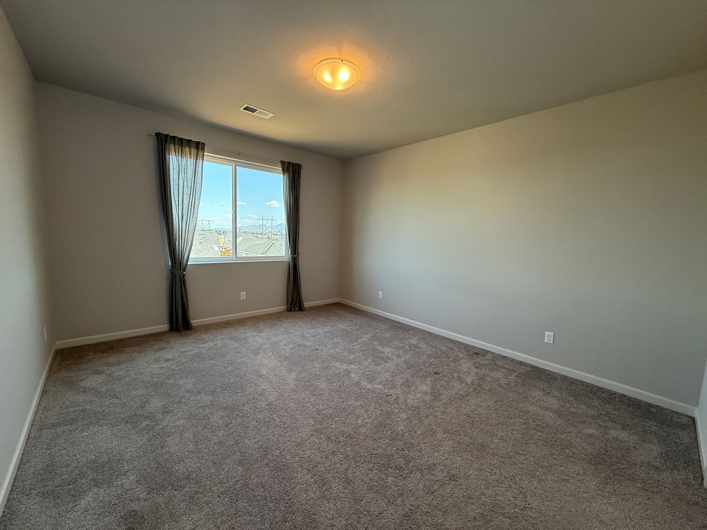 4057 SW Reindeer Ave  - Redmond - Oregon - 4 bed, 2 bath rental property