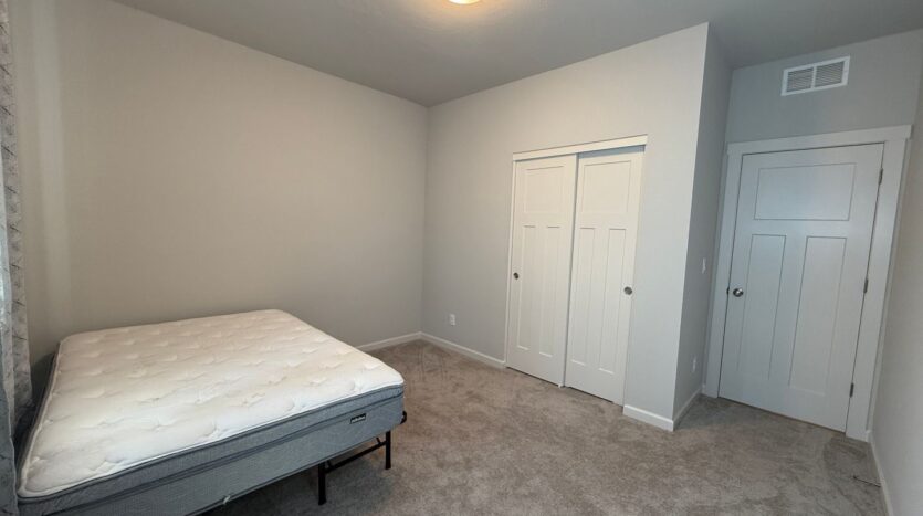 4057 SW Reindeer Ave  - Redmond - Oregon - 4 bed, 2 bath rental property