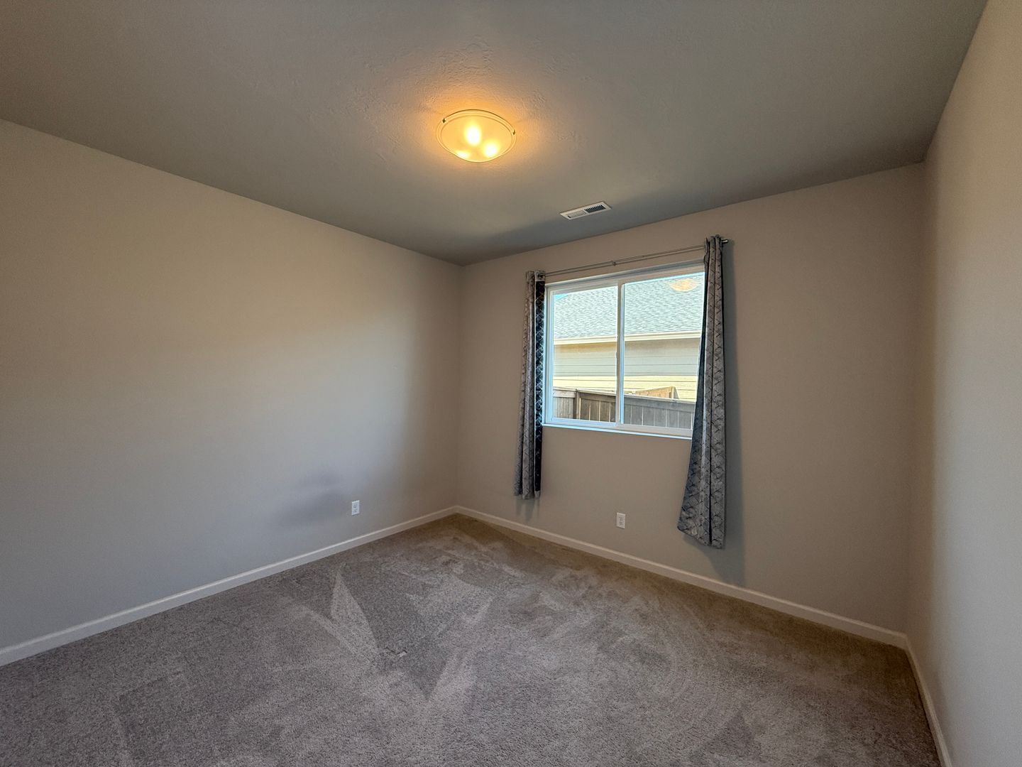 4057 SW Reindeer Ave  - Redmond - Oregon - 4 bed, 2 bath rental property