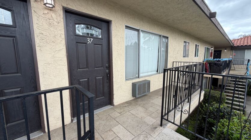 421 South Mollison Avenue - El Cajon - California - 1 bed, 1 bath rental property