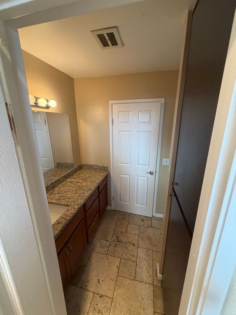 421 South Mollison Avenue - El Cajon - California - 1 bed, 1 bath rental property