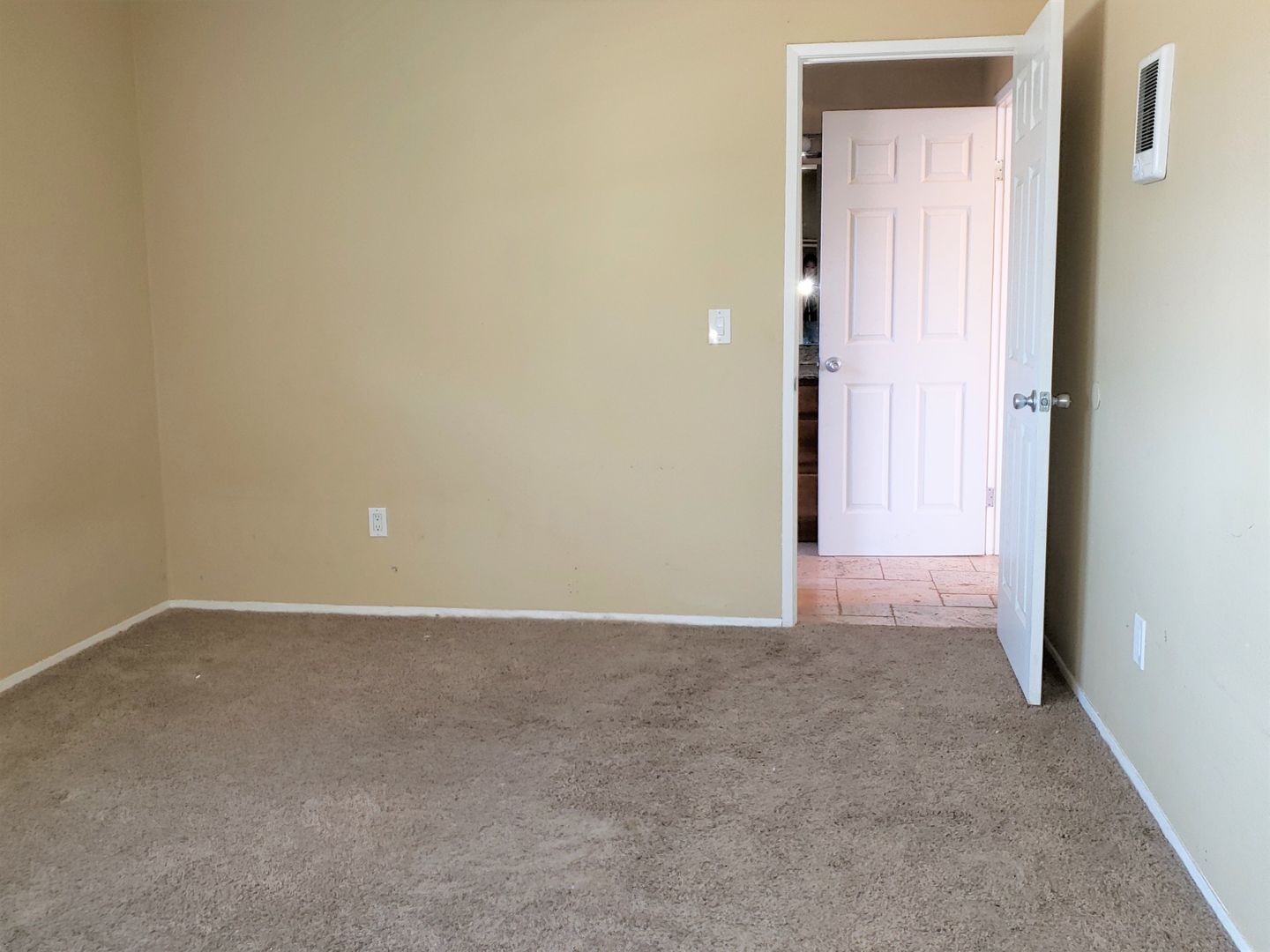 421 South Mollison Avenue - El Cajon - California - 1 bed, 1 bath rental property