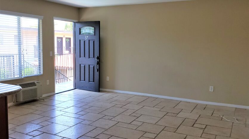 421 South Mollison Avenue - El Cajon - California - 1 bed, 1 bath rental property