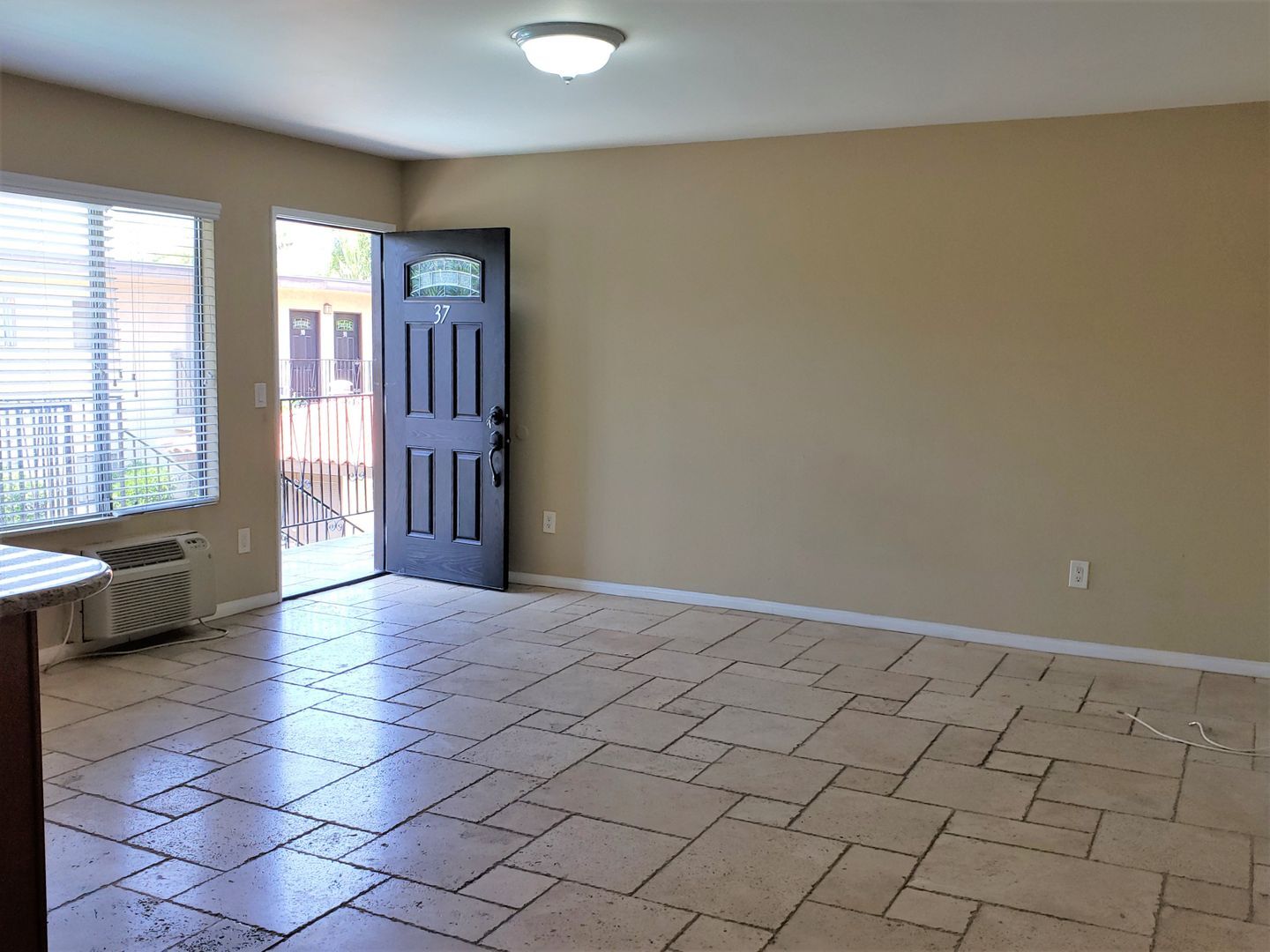 421 South Mollison Avenue - El Cajon - California - 1 bed, 1 bath rental property