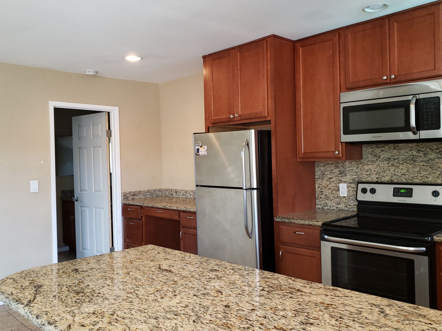 421 South Mollison Avenue - El Cajon - California - 1 bed, 1 bath rental property