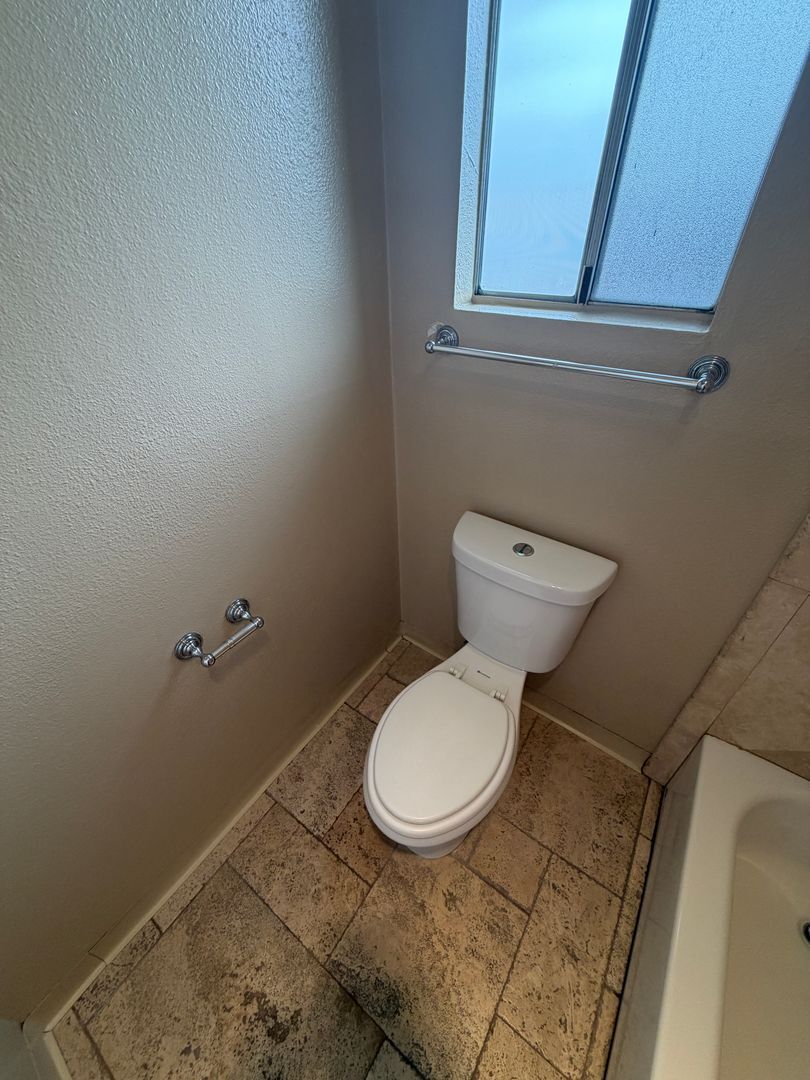 421 South Mollison Avenue - El Cajon - California - 1 bed, 1 bath rental property