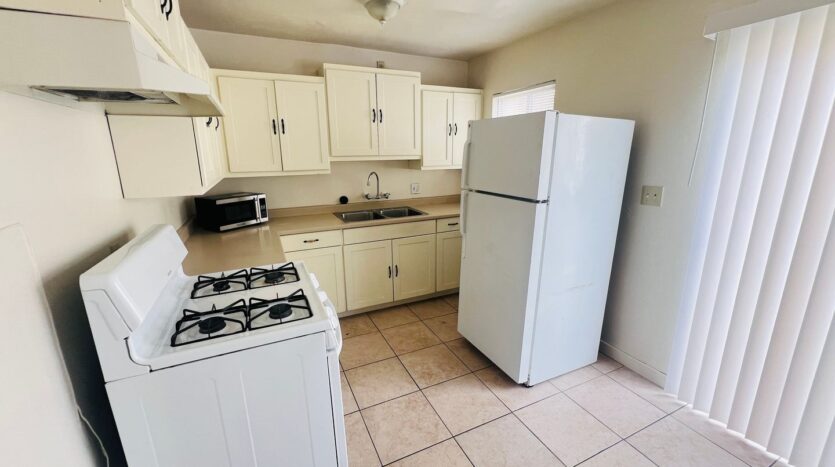 4265 Schoolridge Lane Unit A - La Mesa - California - 2 bed, 1 bath rental property