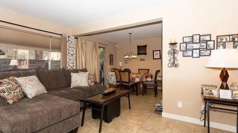 42935 15th St. West #5 - Gardena - California - 2 bed, 2.5 bath rental property