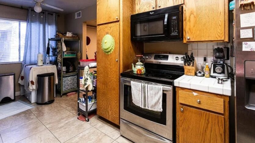 42935 15th St. West #5 - Gardena - California - 2 bed, 2.5 bath rental property