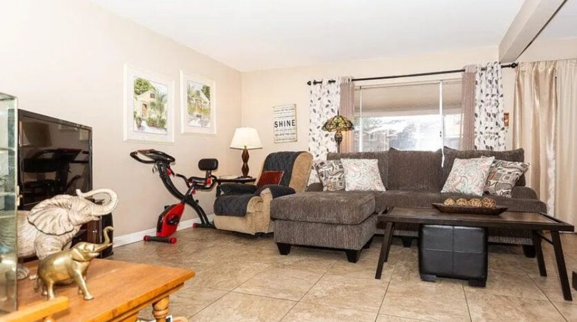 42935 15th St. West #5 - Gardena - California - 2 bed, 2.5 bath rental property