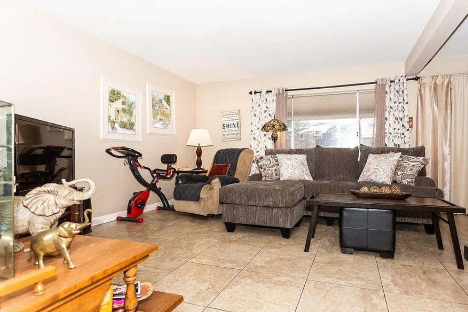 42935 15th St. West #5 - Gardena - California - 2 bed, 2.5 bath rental property