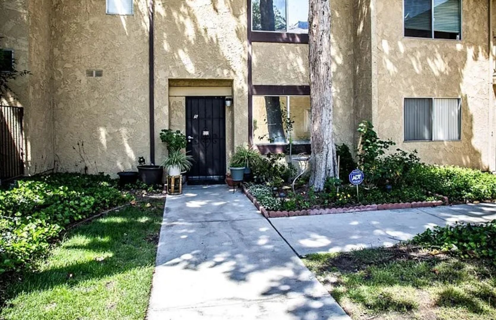 42935 15th St. West #5 - Gardena - California - 2 bed, 2.5 bath rental property