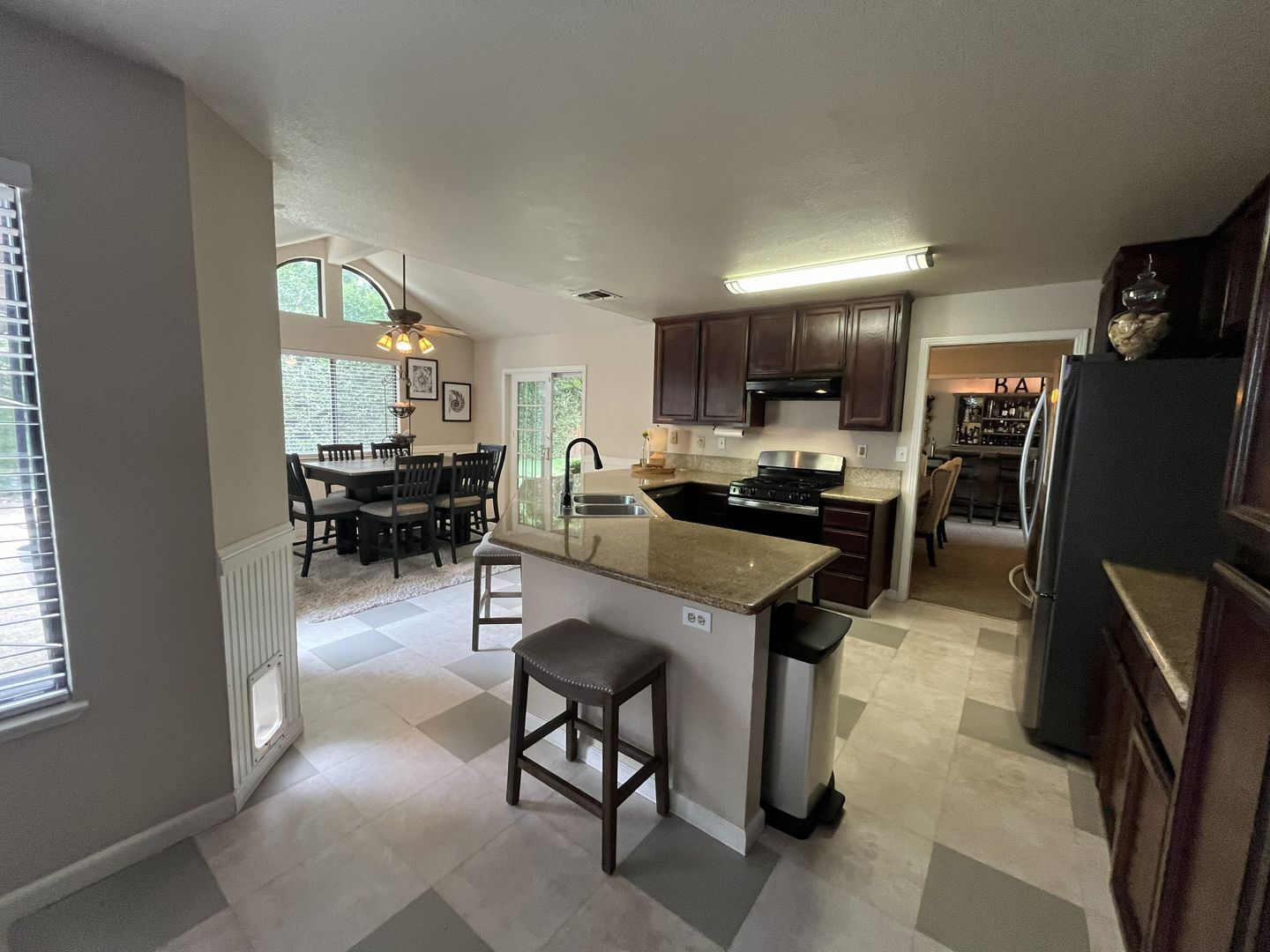 434 Taggert Ct - Roseville - California - 5 bed, 3 bath rental property