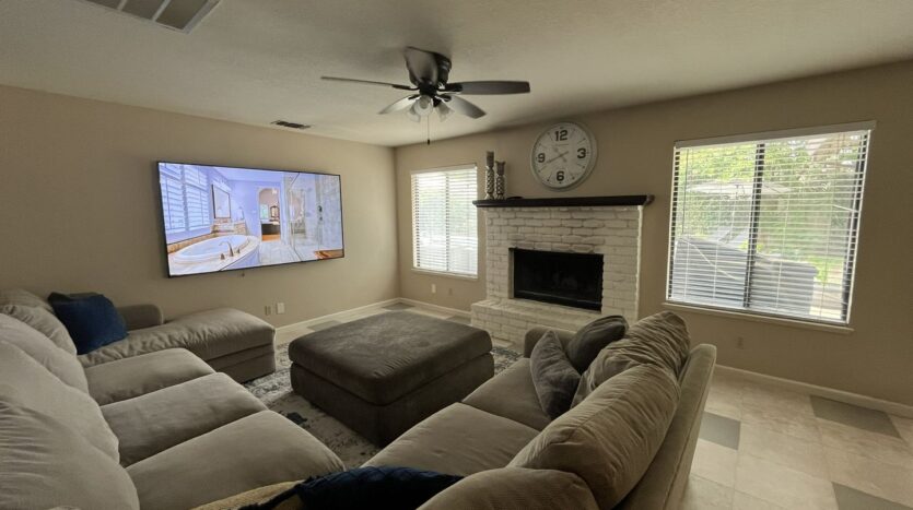 434 Taggert Ct - Roseville - California - 5 bed, 3 bath rental property