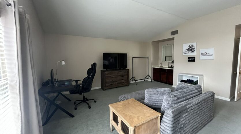 434 Taggert Ct - Roseville - California - 5 bed, 3 bath rental property