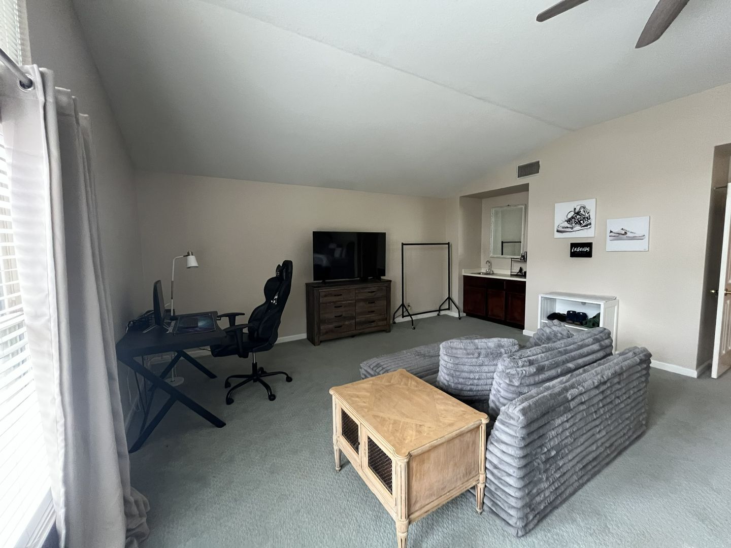 434 Taggert Ct - Roseville - California - 5 bed, 3 bath rental property