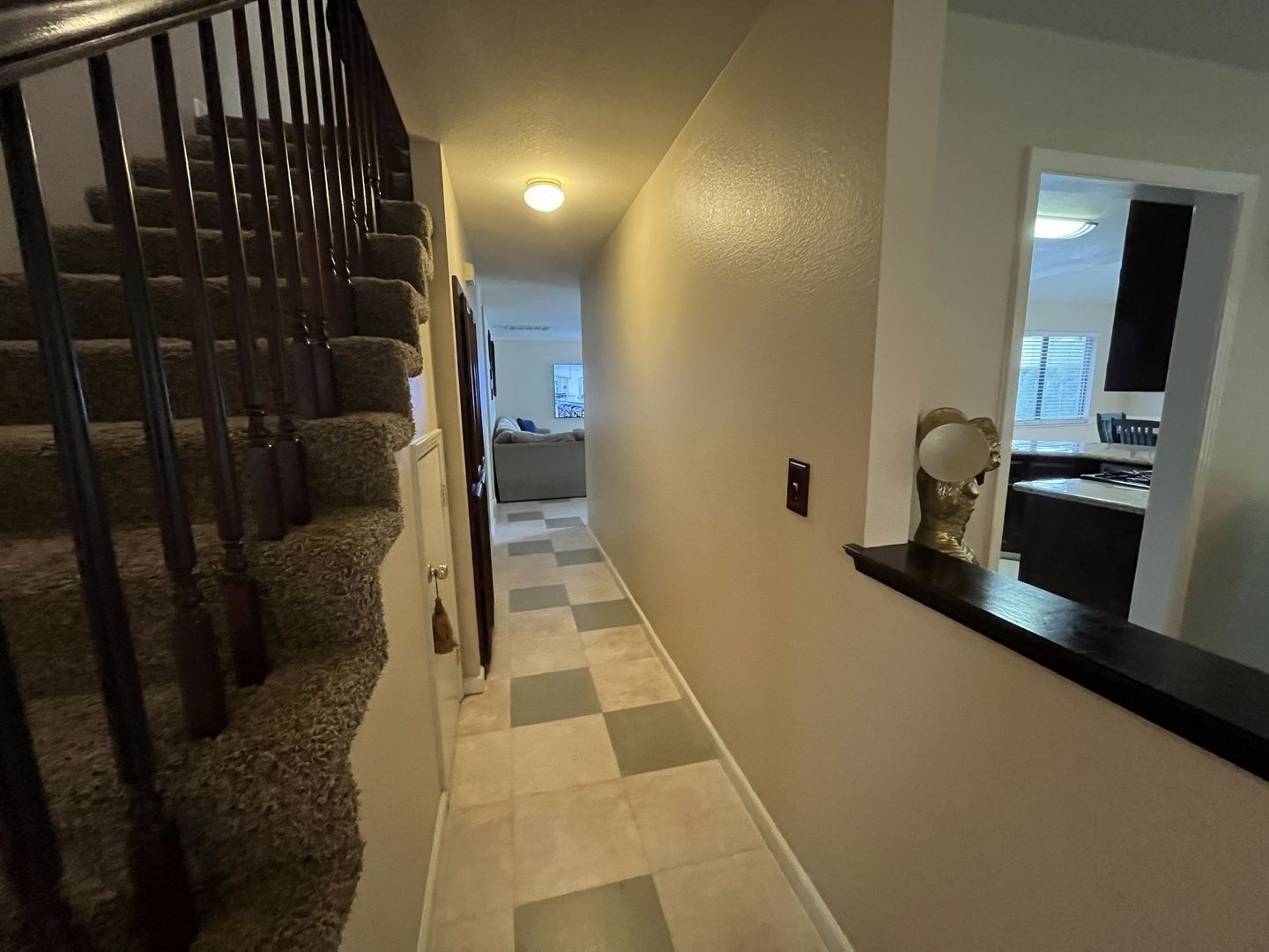 434 Taggert Ct - Roseville - California - 5 bed, 3 bath rental property