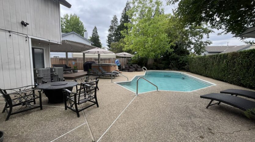 434 Taggert Ct - Roseville - California - 5 bed, 3 bath rental property
