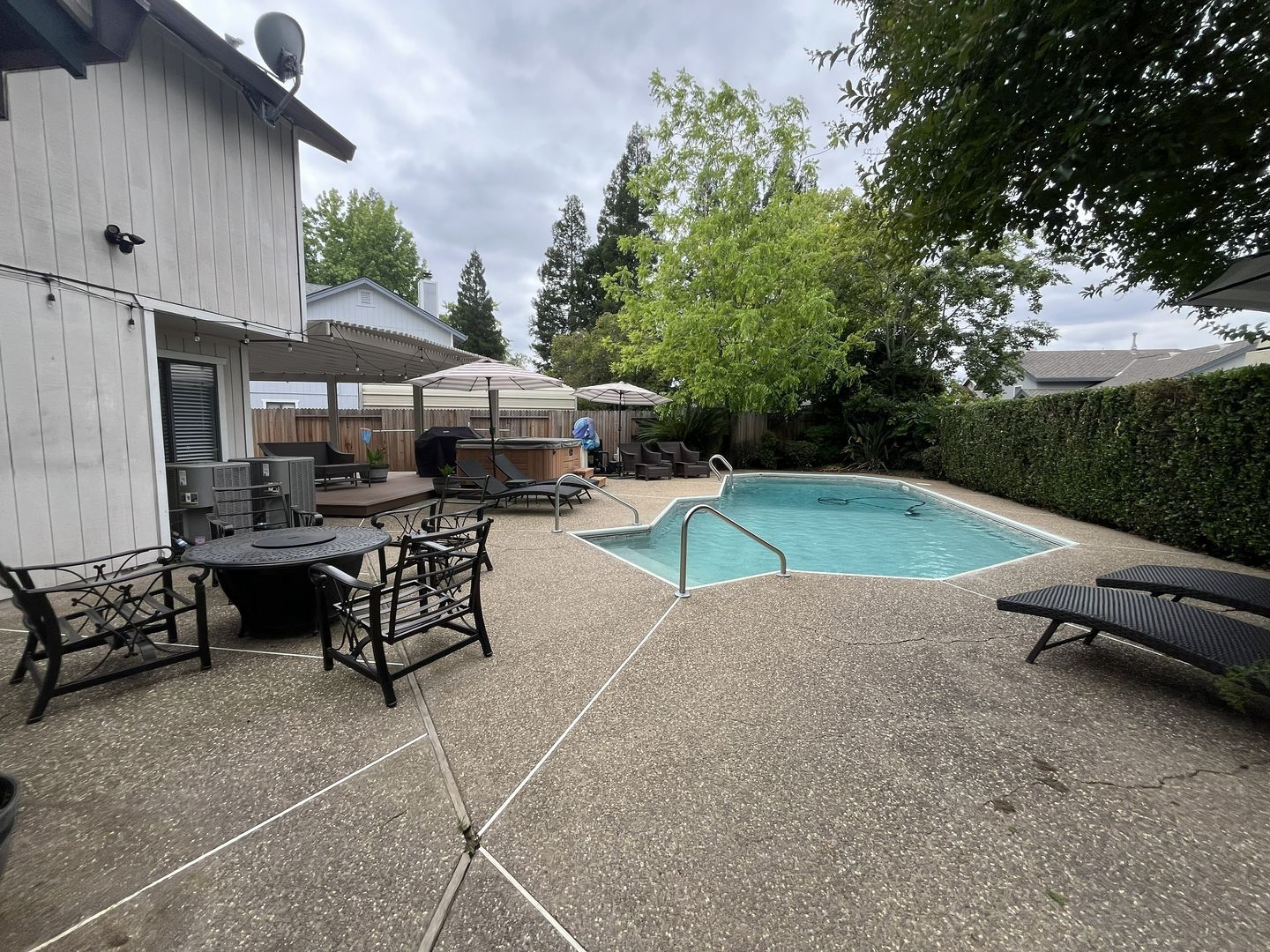434 Taggert Ct - Roseville - California - 5 bed, 3 bath rental property